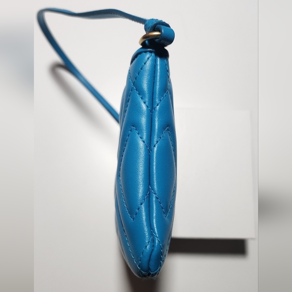 Miu Miu Pochette. Super puffy. - Picture 5 of 16